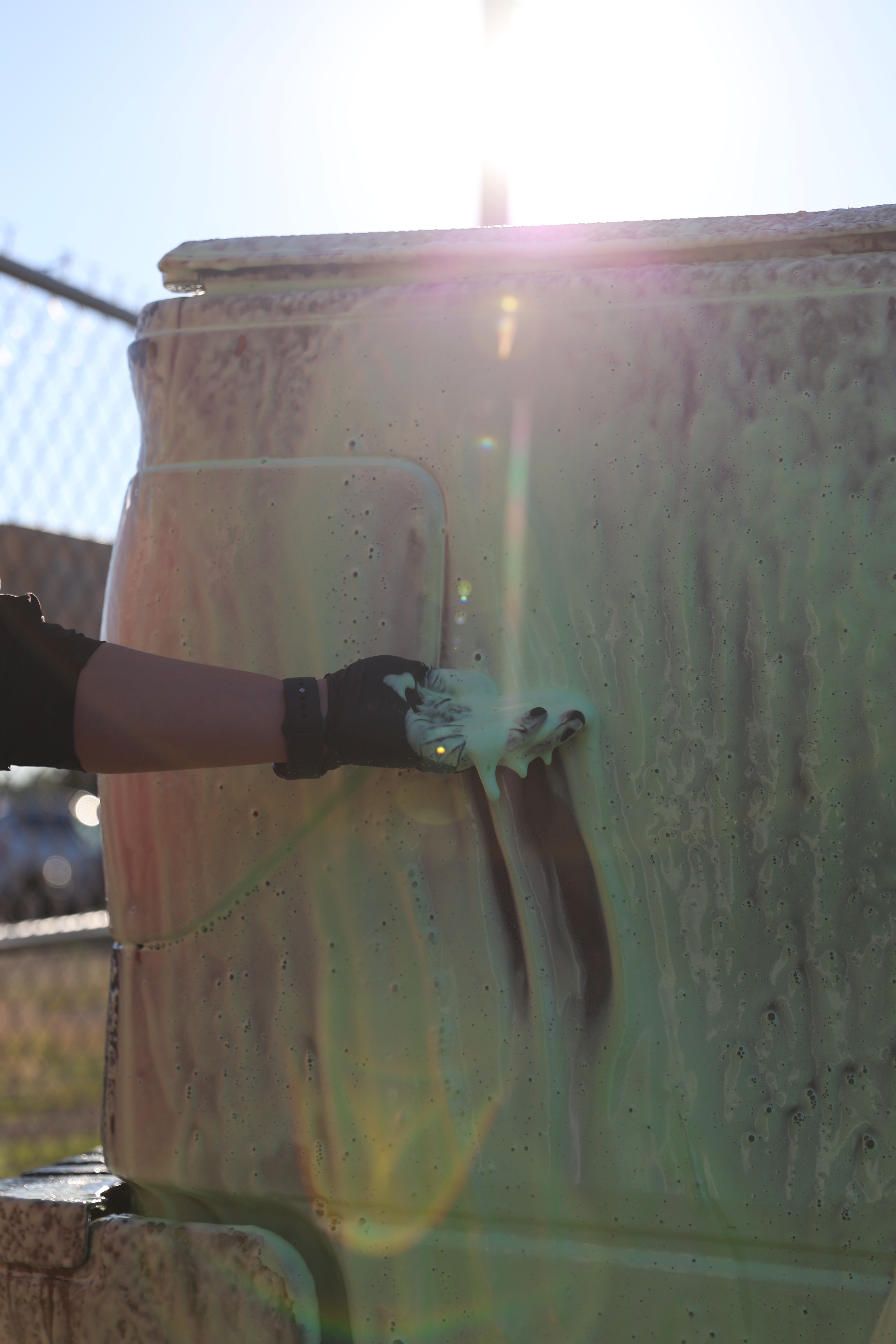 DV8 LUXE NEON SUDS